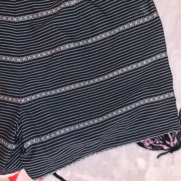 Size 4 LOFT Cotton Navy Patterned Shorts - Picture 9 of 14